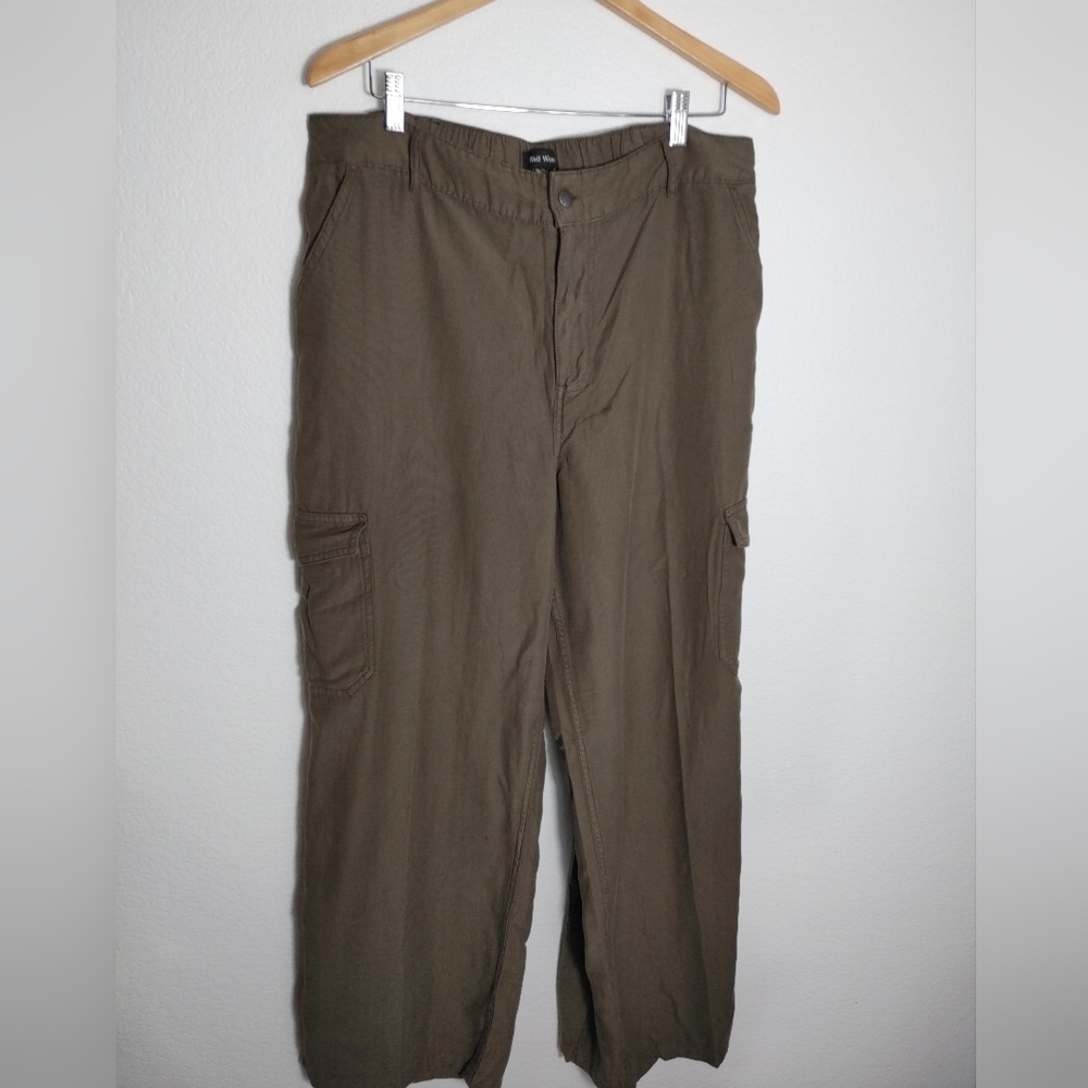 NWT Well Worn Women's Wide Leg Comfort Cargo Pants Green 14 16 8 - Picture 3 of 8